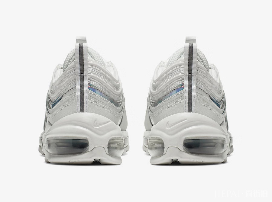 镭射小白鞋？这双 Air Max 97 我都想冲了！