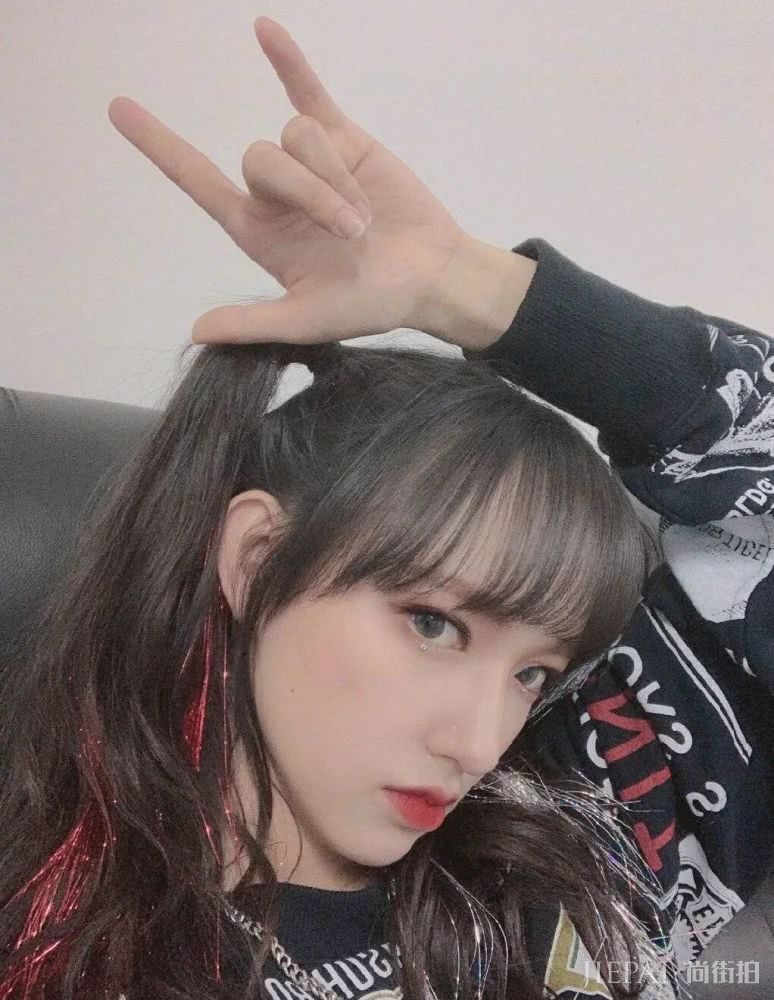 程潇紫色头发又上热搜啦？Tony老师麻烦染一下