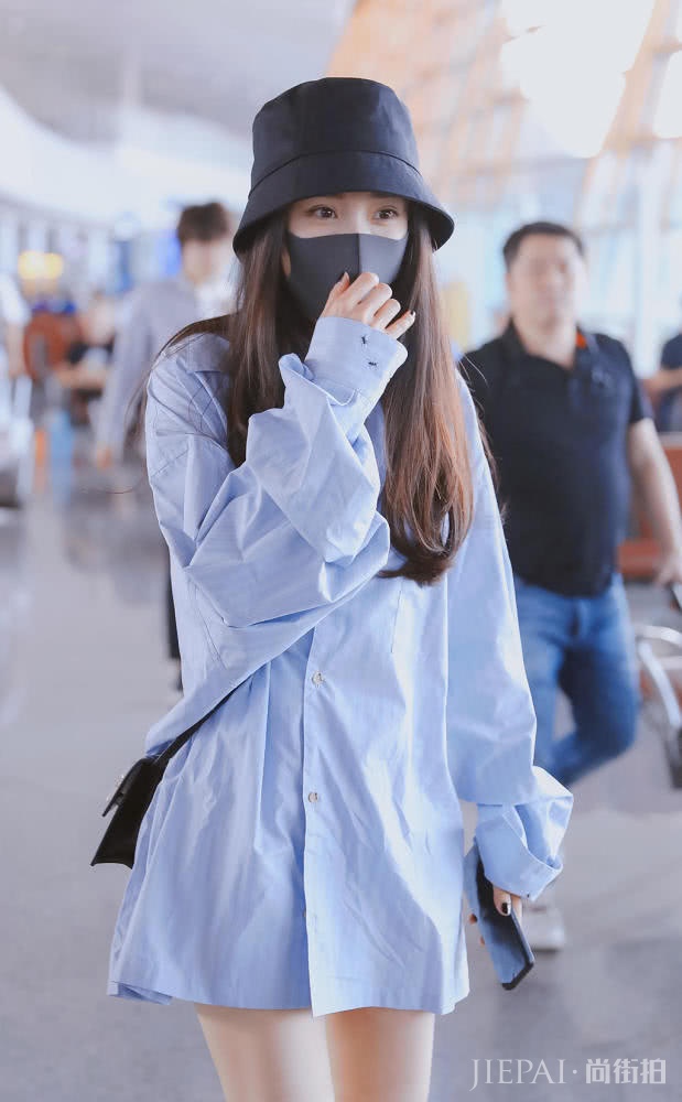 玩下身失踪还要看杨幂，街拍带货鼻祖果然不简单