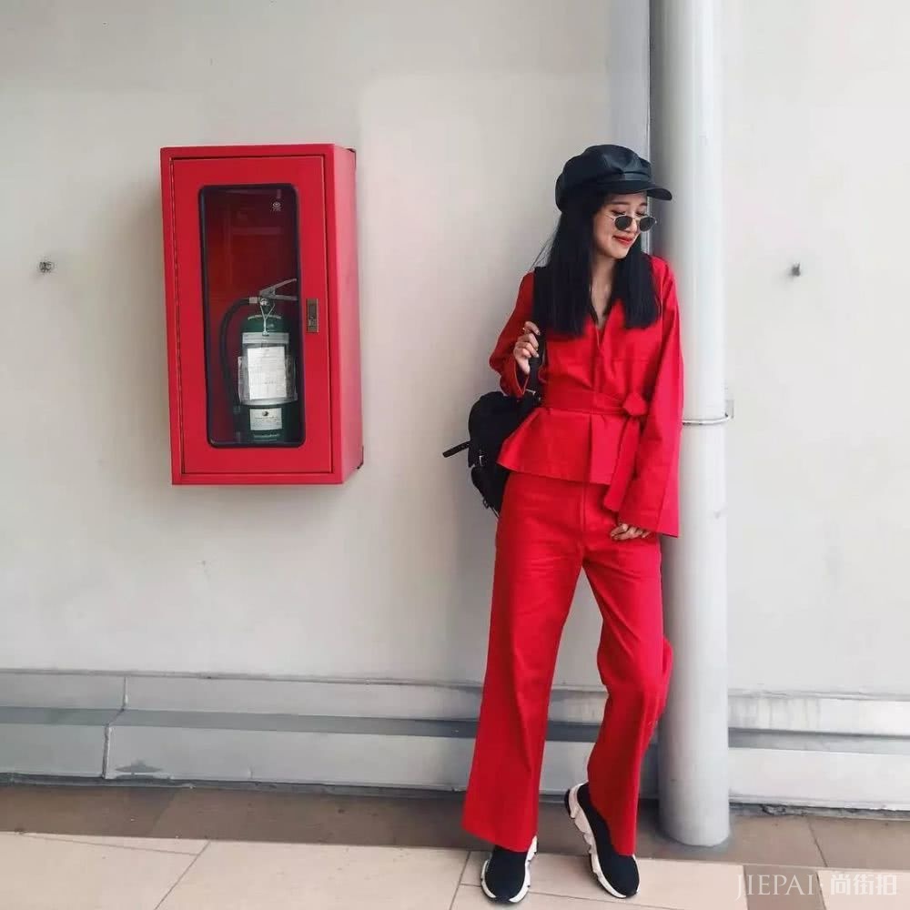 这个夏天给世界一点颜色？快来学这些色彩穿搭法则吧