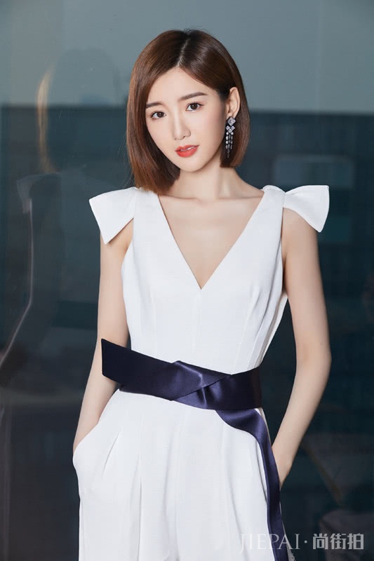 同样的发型，毛晓彤打理出的8款发型适合各种场合