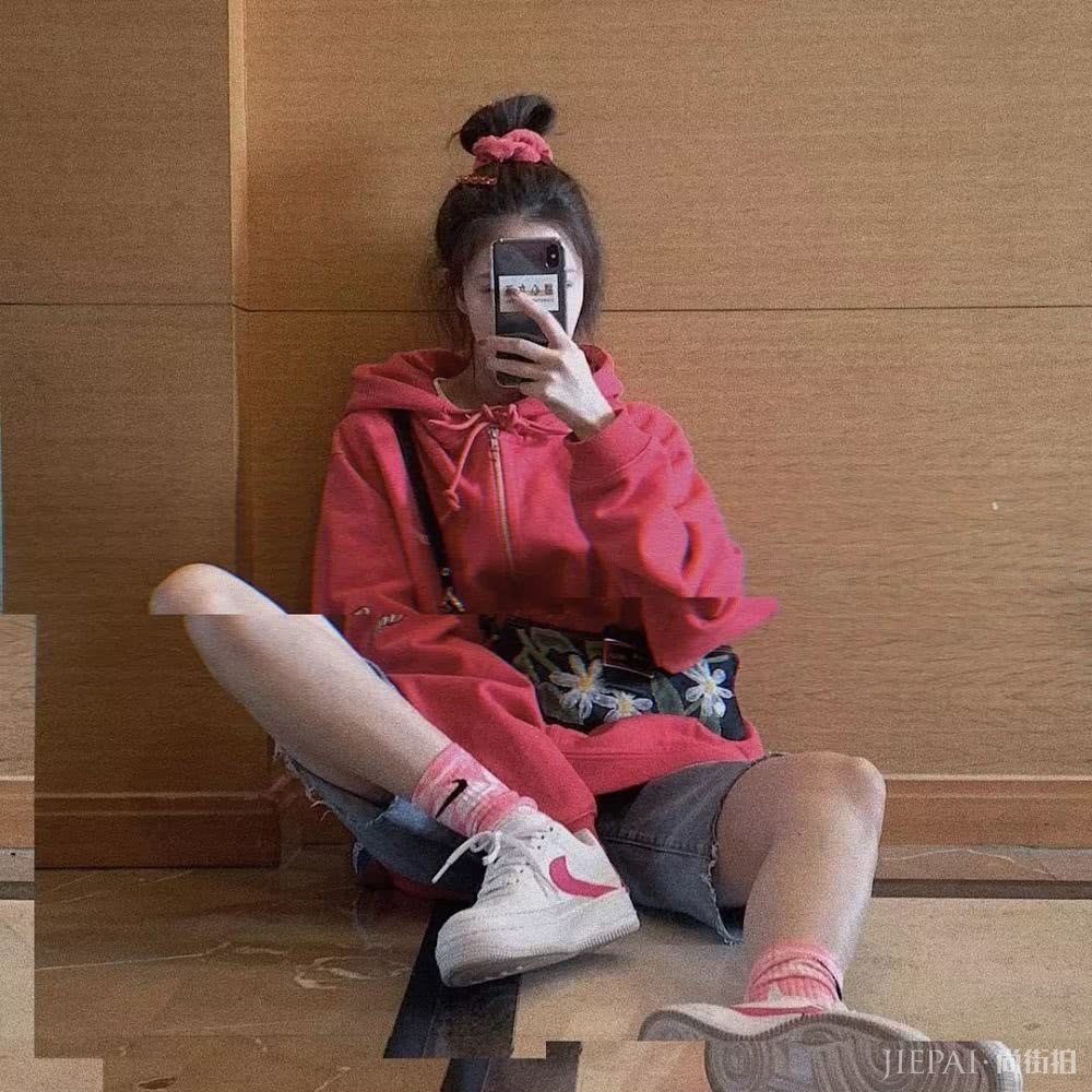 只会学泫雅穿搭?看宋妍霏穿衣打扮经了解一下