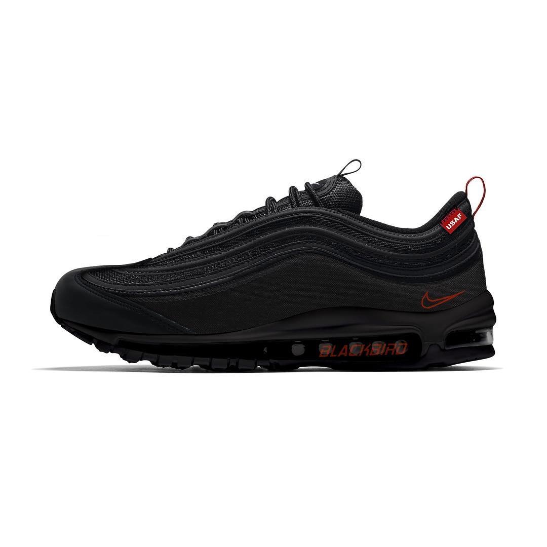 球鞋中的战斗机!三双NIKE人气球鞋打造球鞋圈最强舰队!