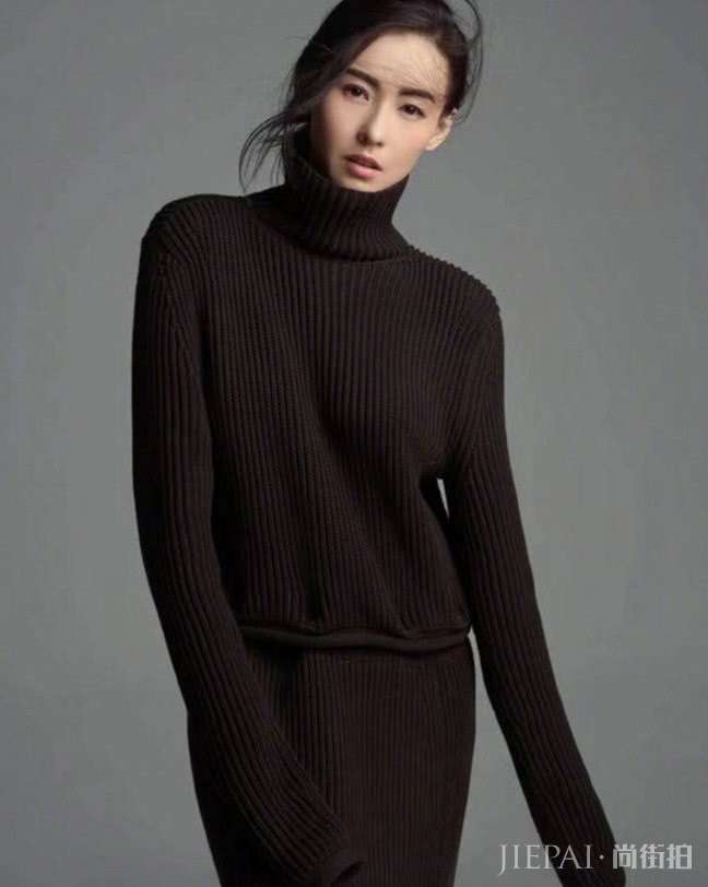 张柏芝久违拍时尚大片，表现力完胜流量小花