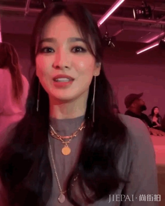 看这些女星如何演绎烟熏妆，惊艳众人，又尽显气质