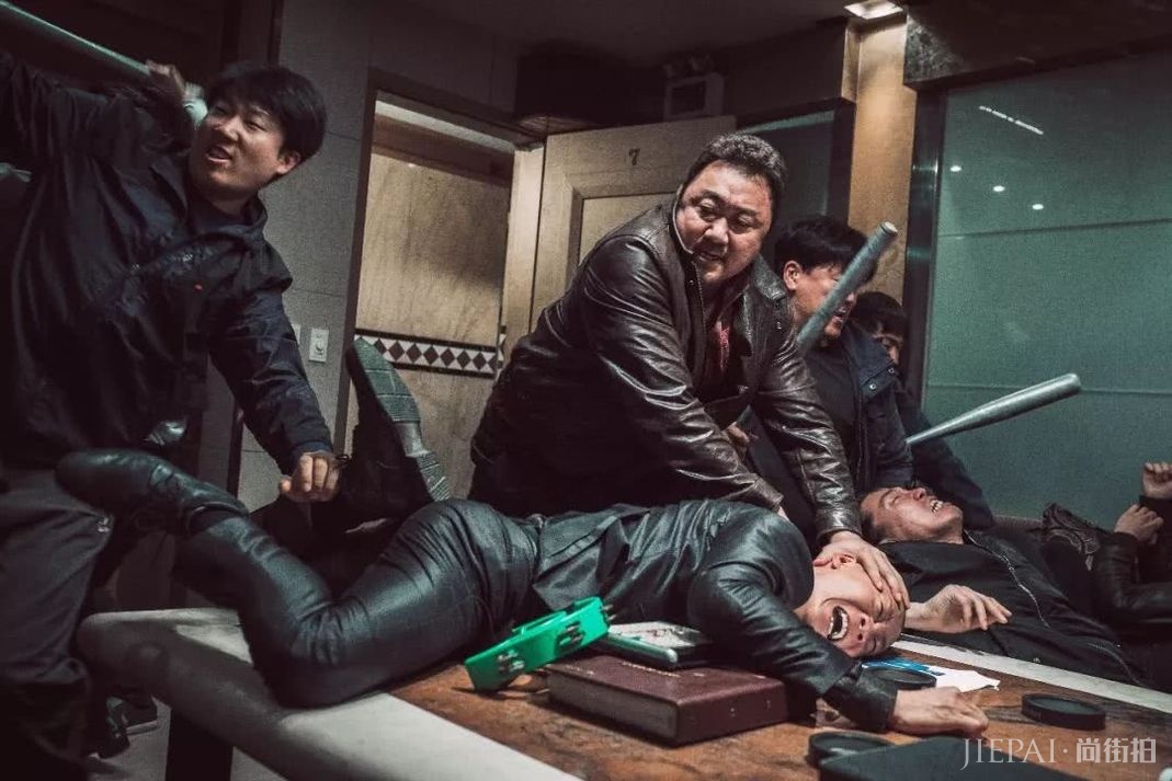 现在韩国热门的男演员,是这位萌硬汉
