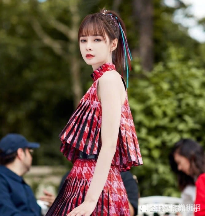 沈梦辰为什么总留刘海?换发型堪比换脸