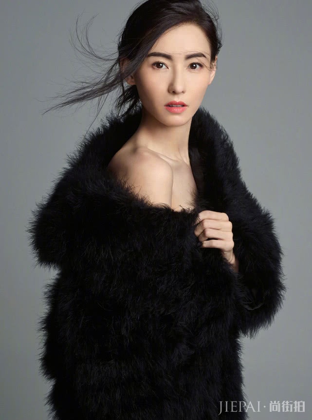 张柏芝久违拍时尚大片，表现力完胜流量小花