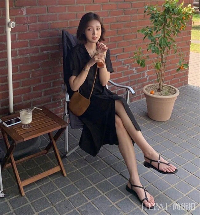 夏天出门来一件好看又清凉的连衣裙,让他爱上你