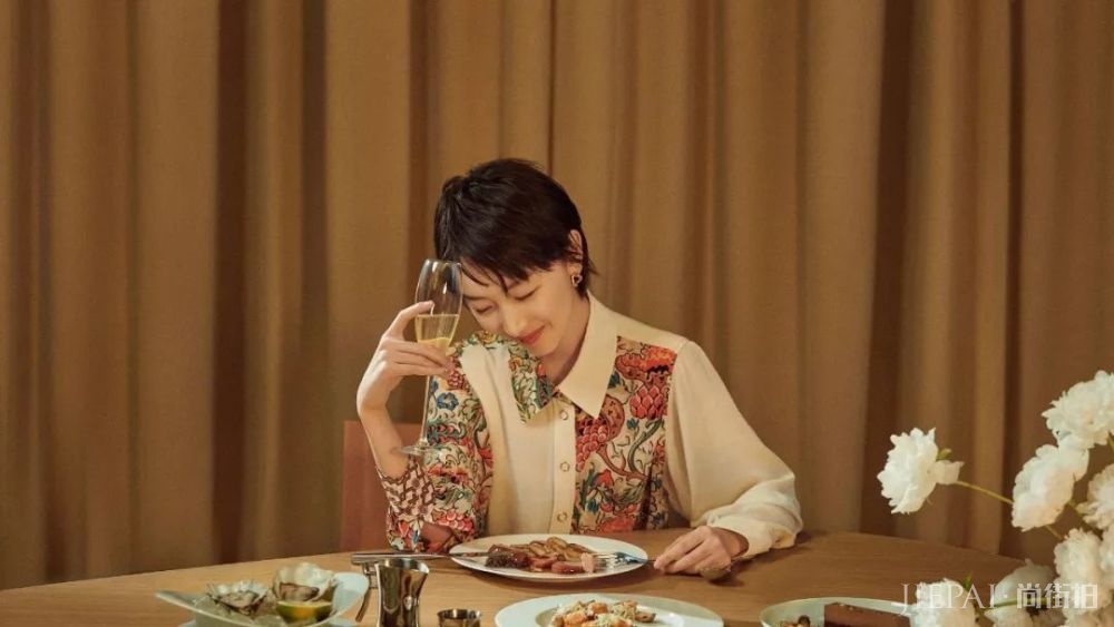 Burberry推出七夕广告大片,刘雯拿下COACH代言