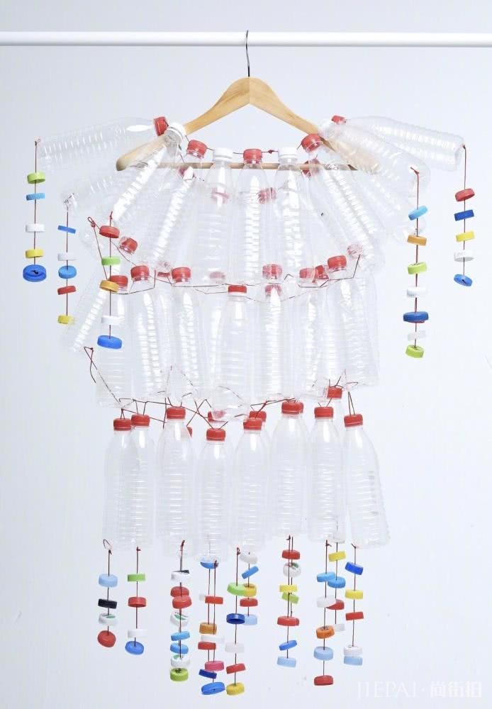 好身材不输柳岩？把矿泉水瓶当裙子，有颜就是任性