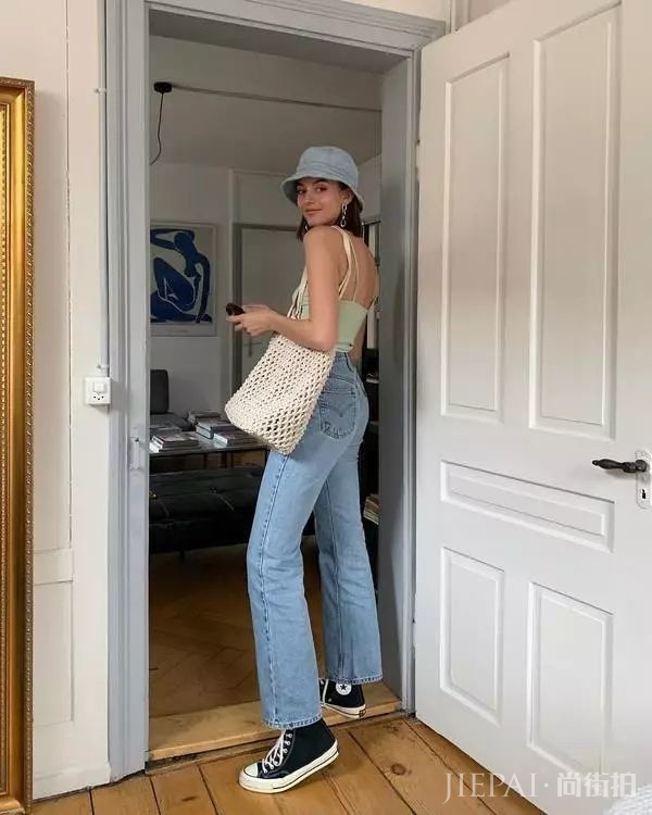 没其他原因，这位法国时尚博主穿衣好看全是因为“颜美人瘦”四个字