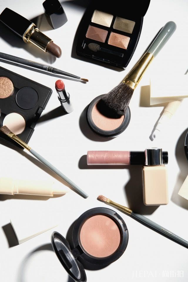 盘点化妆要用的东西有哪些,教你更好的化妆技巧