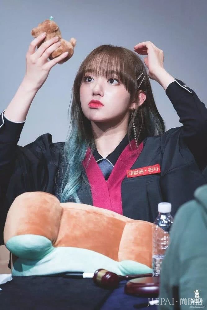 程潇紫色头发又上热搜啦？Tony老师麻烦染一下