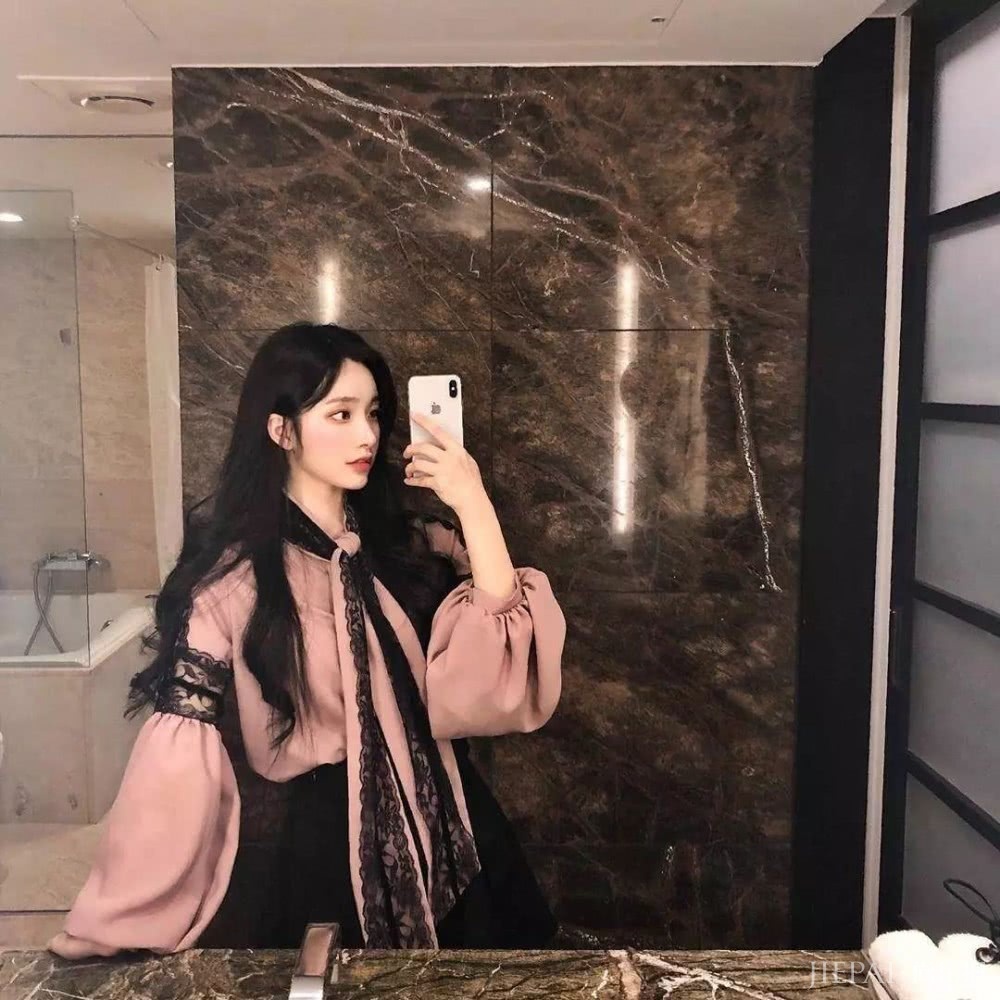 纯色桔梗裙知性美中带着着贵气，成熟女人味尽显