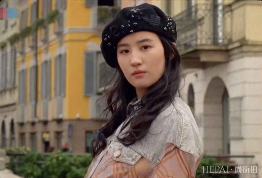 刘亦菲脸型疑从圆变方?视频照片对比样貌大不同