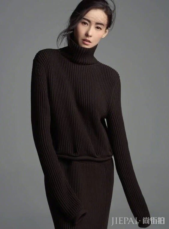 张柏芝登时尚杂志封面，蛋糕裙彰显优雅气质，高贵造型好古典