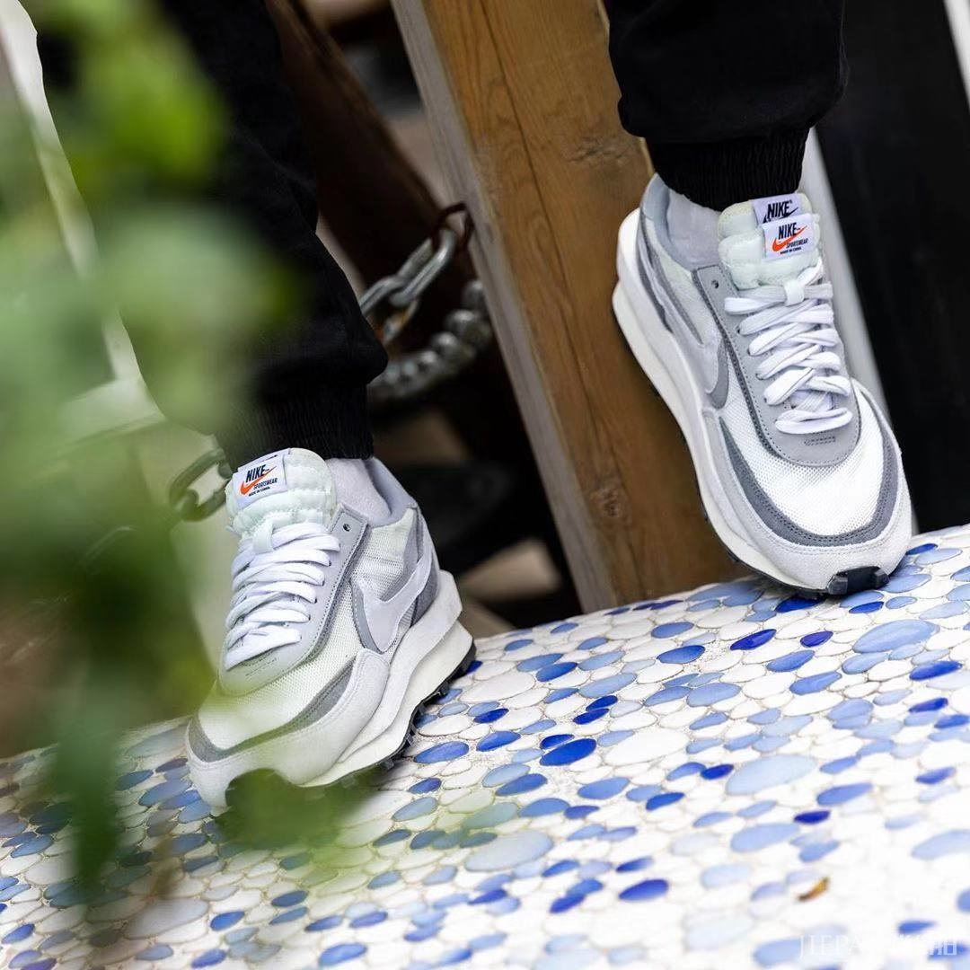 Sacai x Nike LDV Waffle 最新上脚图来了！这个眼瘾必须得过！