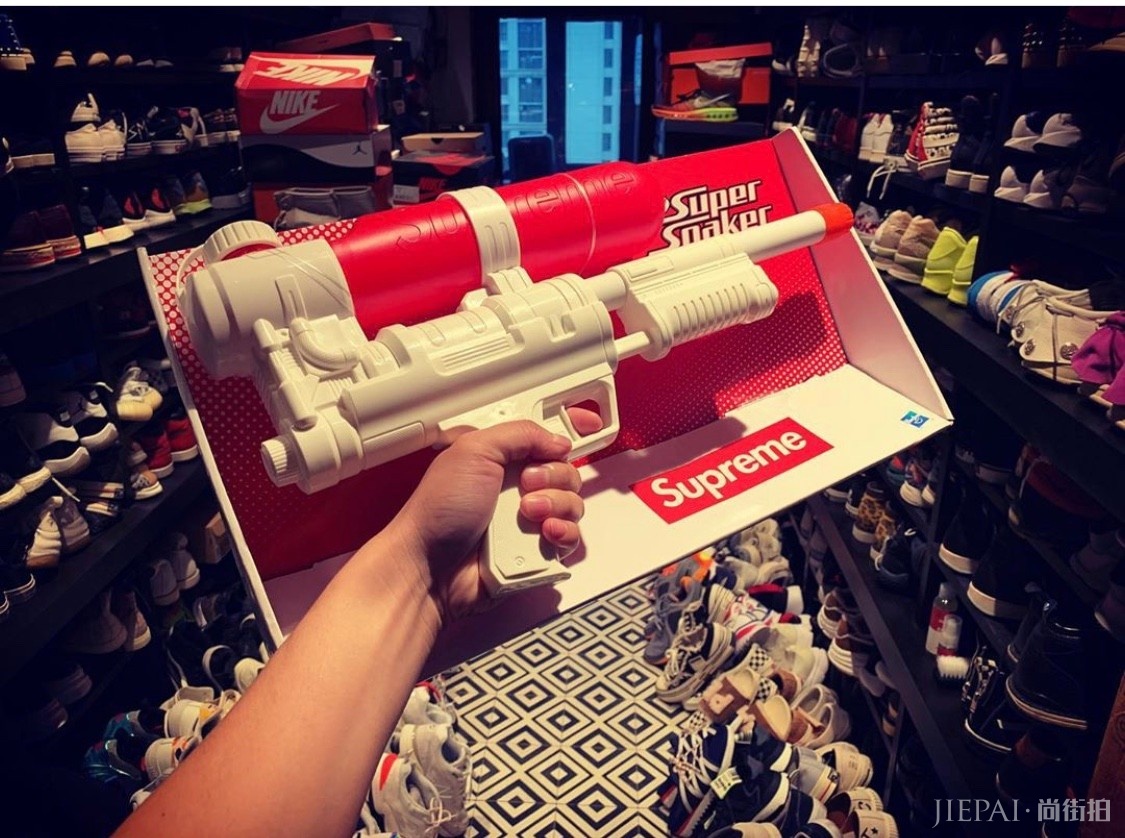 李晨近期好物大分享!上脚Nike联乘帅翻天!