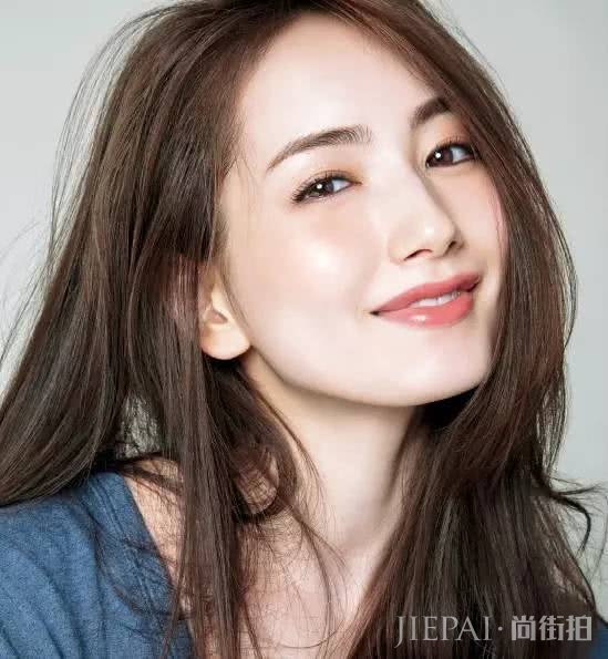 夏天这么热化什么妆好看呢?来个清新甜美妆如何