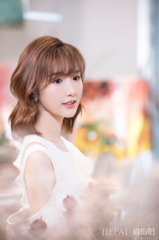 同样的发型，毛晓彤打理出的8款发型适合各种场合