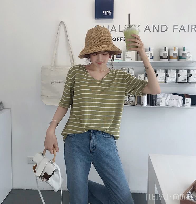 夏天别只穿莫兰迪了，今年水果色才是夏季打开的正确方式