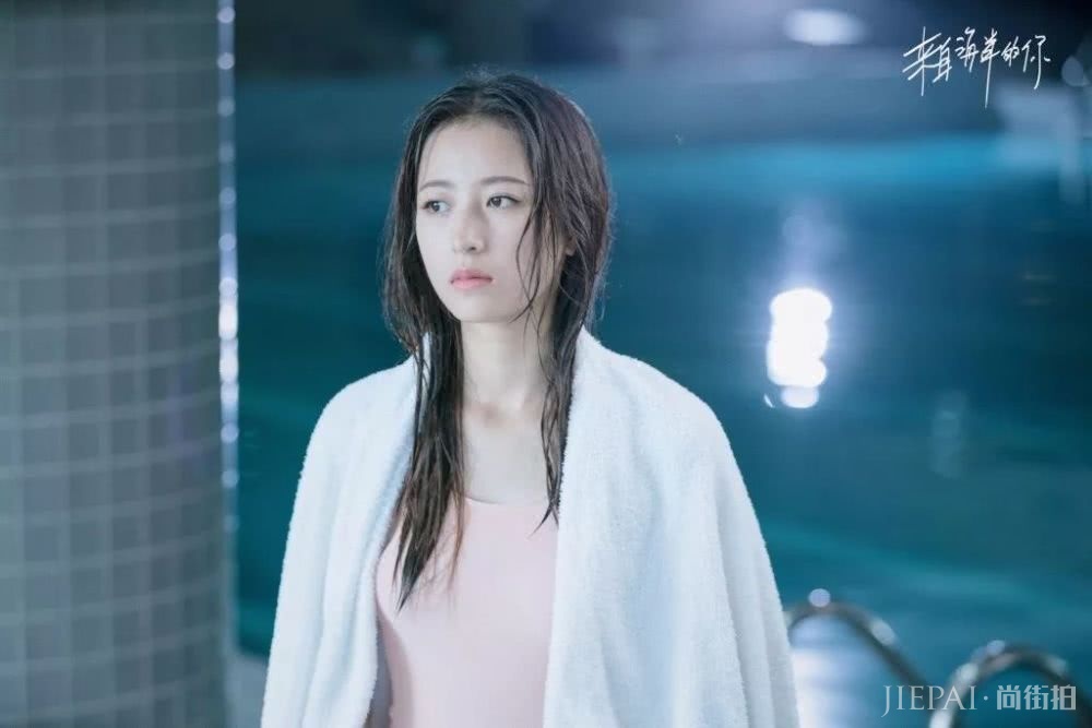 除了杨幂和倪妮,这些女明星的私服也是时髦教科书