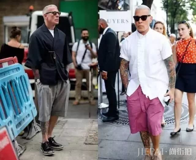 把Tee扎裤子里，不仅是显腿长