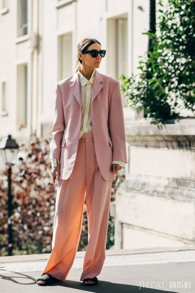 欧美街拍 你看到的粉色其实是一颗少女心