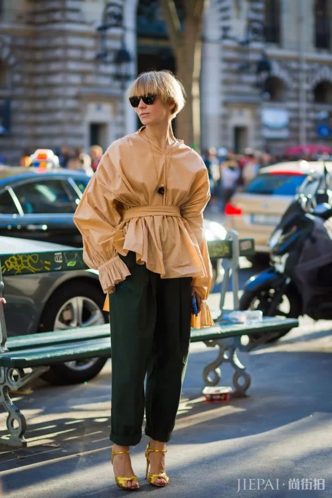 欧美街拍 阔腿裤穿不好罪魁祸首可能因为这五双鞋