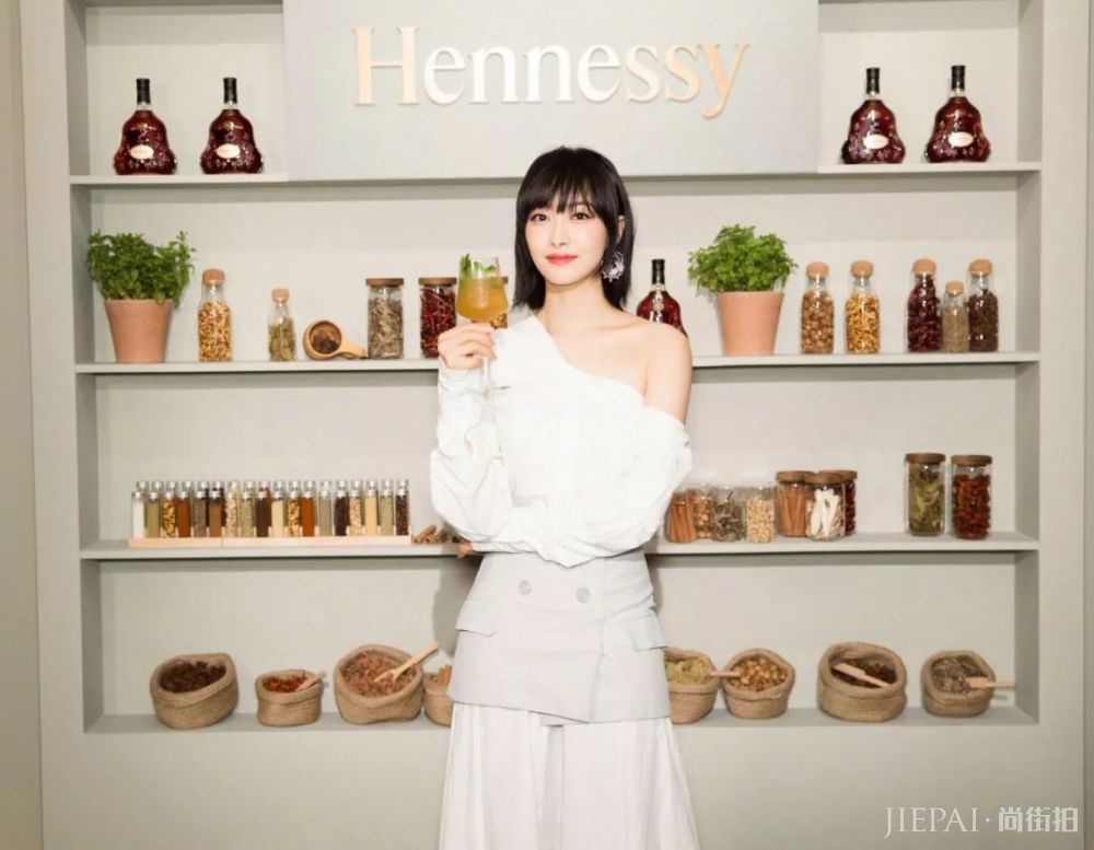 2019夏天流行裙子叠穿大法，时髦又显瘦