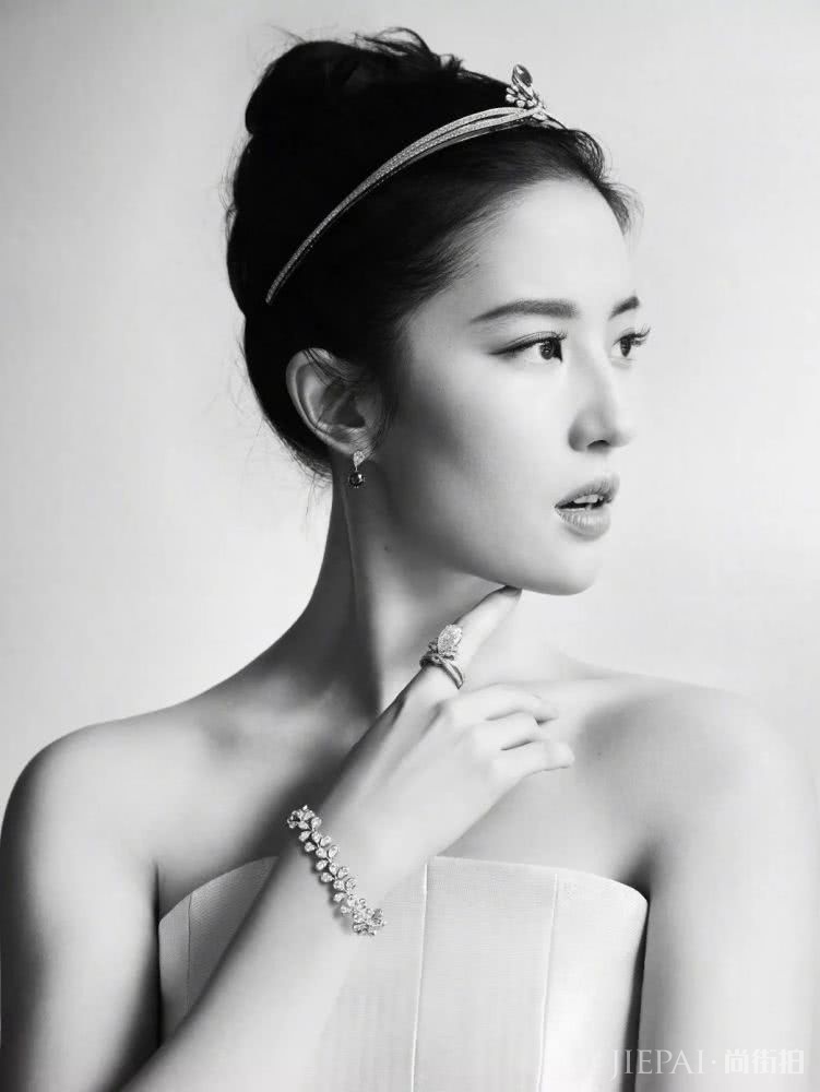 流量明星人手一个大牌代言 究竟谁的最有含金量？