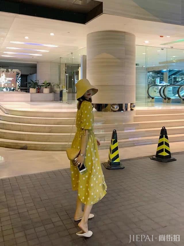 气质连衣裙,演绎浪漫仙女范