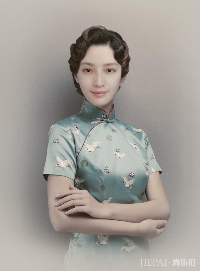 祁同伟小12岁老婆明媚娇俏,穿上旗袍优雅又大气