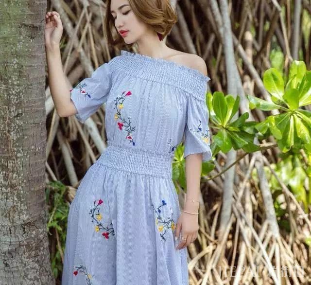 女人夏天穿这3种颜色的裙子,更显肤白貌美