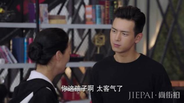 韩商言说自己对女人没兴趣的时候,佟年内心闪过了一个可怕的念头