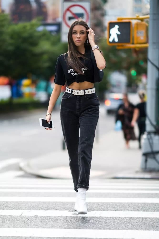 小个子穿搭模板又多一个，160变170得看“啤酒妹”