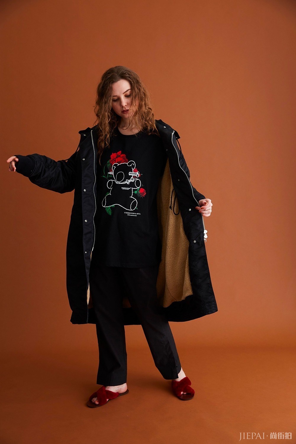 “枪与玫瑰”主题惊艳!UNDERCOVER x RITA全新联名别注系列上线!