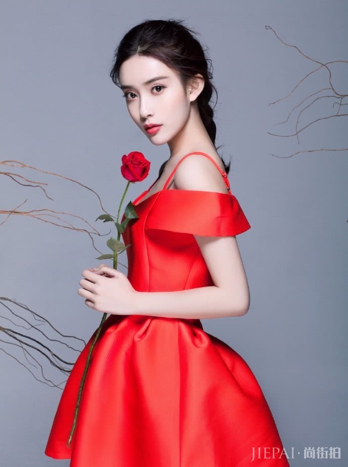 《陈情令》里的温情,穿网纱裙披头纱秒变漫系少女