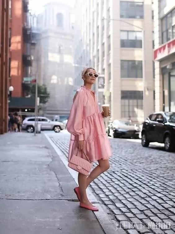 迷恋这个夏日,因为有冰淇淋和迷人的裙摆