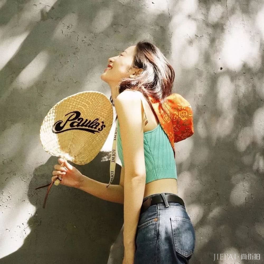 除了杨幂和倪妮,这些女明星的私服也是时髦教科书