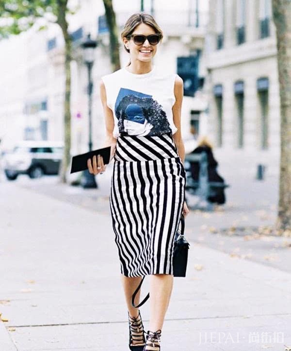 欧美街拍 诱人的铅笔裙凸显身材还好看