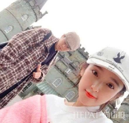 唐艺昕天生清纯脸让人羡慕,嘟嘴造型太可爱