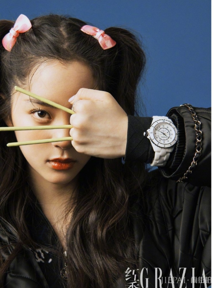 三小花携手拍大片，宋祖儿怪物头娜比双马尾，林允初恋脸高级出众