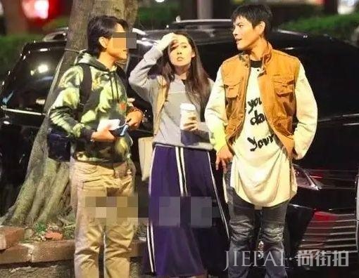 郭碧婷、向佐被偶遇街头甜蜜互换冰淇淋，他们在路人的镜头里更甜