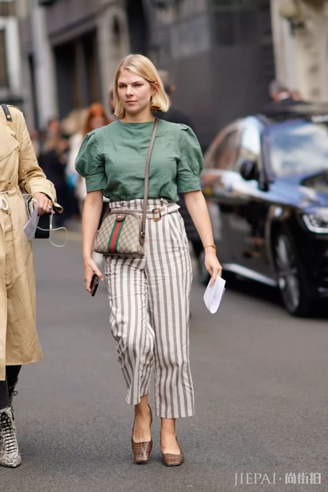 欧美街拍 阔腿裤穿不好罪魁祸首可能因为这五双鞋
