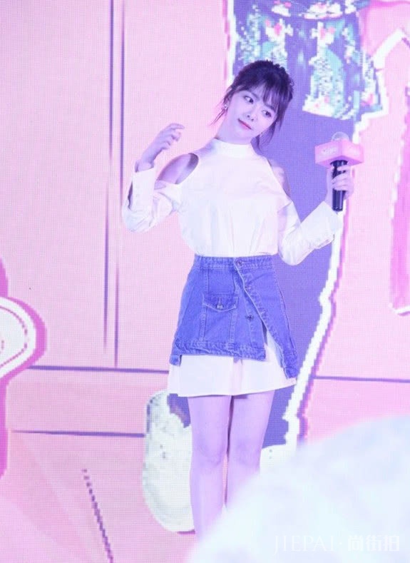 天气太热,用温柔的短裙来降温,带你轻松get清爽度