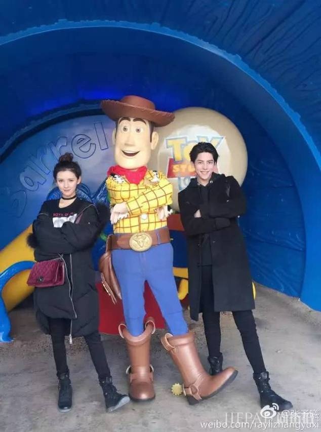 鞠婧祎新剧让张予曦作配？但被张予曦的眼神撩到了