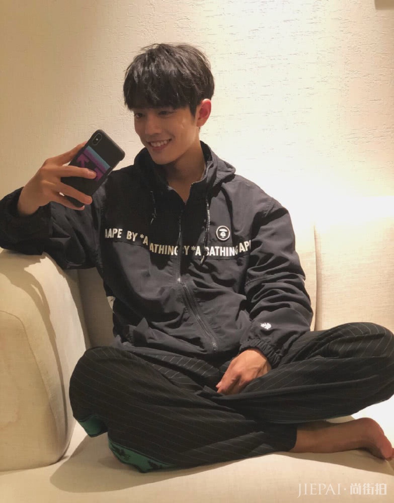 肖战正装私服大公开,教你怎么保持住自己的少年感