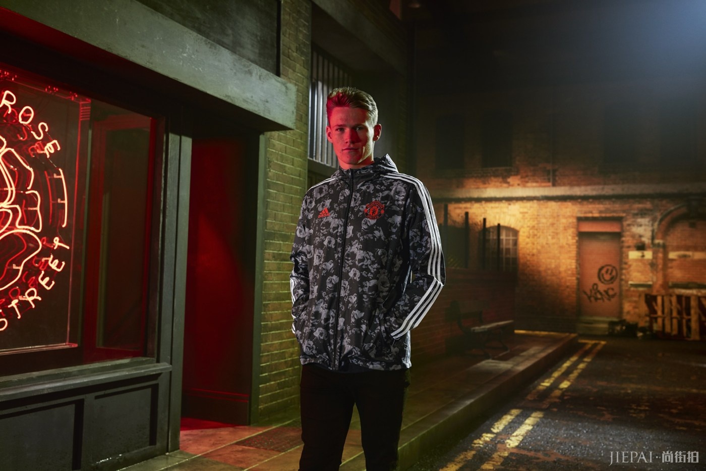 联手顶级英超豪门!Manchester United x adidas全新联名系列新鲜出炉!